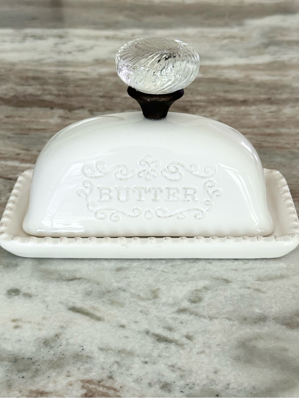 Pier 1 Farmhouse Style Hostess Dolomite White Ceramic Butter Dish Glass Knob